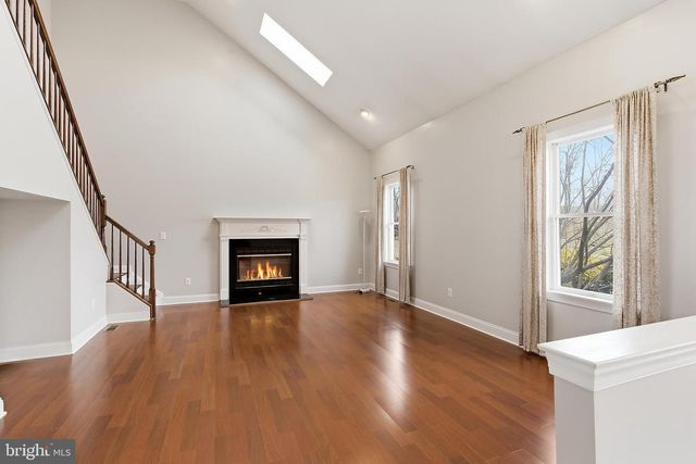 14 BARNYARD CT, Plainsboro, NJ 08536