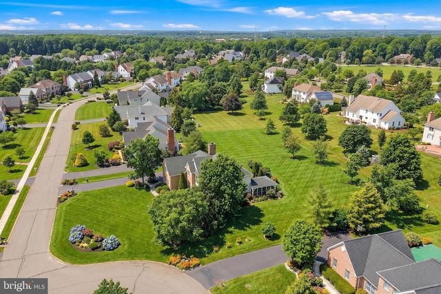 14 BARNYARD CT, Plainsboro, NJ 08536