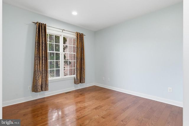 14 BARNYARD CT, Plainsboro, NJ 08536
