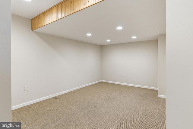 14 BARNYARD CT, Plainsboro, NJ 08536