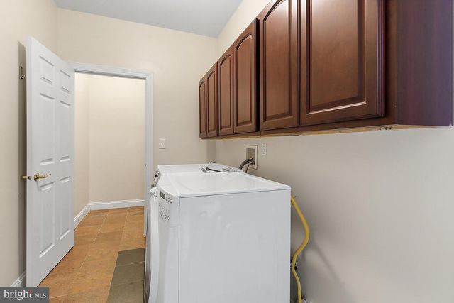 14 BARNYARD CT, Plainsboro, NJ 08536
