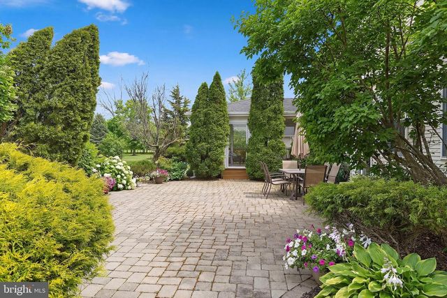 14 BARNYARD CT, Plainsboro, NJ 08536