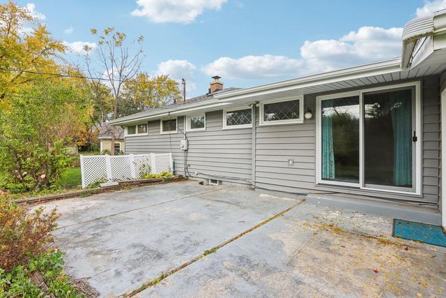 4425 N 143rd STREET, Brookfield, WI 53005