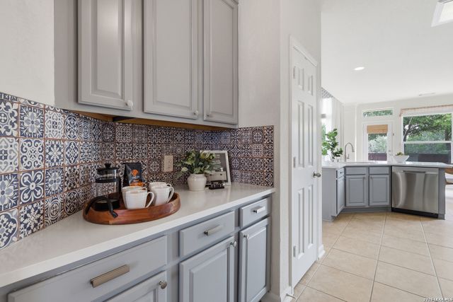 1852 Lookout Frst, San Antonio, TX 78260