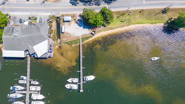 834 Bayshore Drive, Niceville, FL 32578