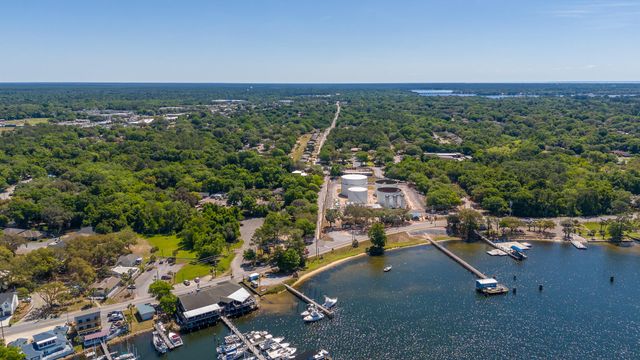 834 Bayshore Drive, Niceville, FL 32578