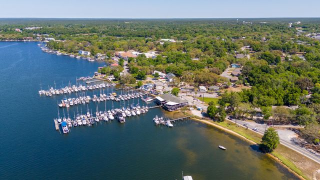 834 Bayshore Drive, Niceville, FL 32578
