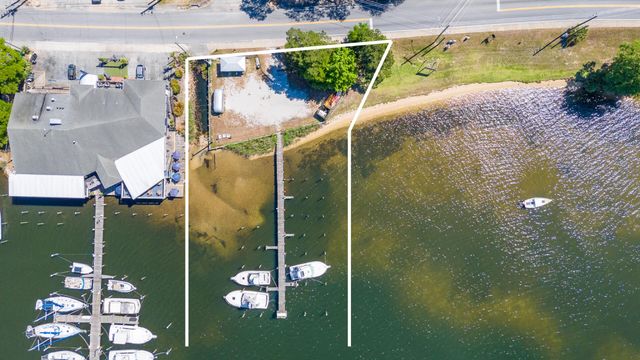 834 Bayshore Drive, Niceville, FL 32578