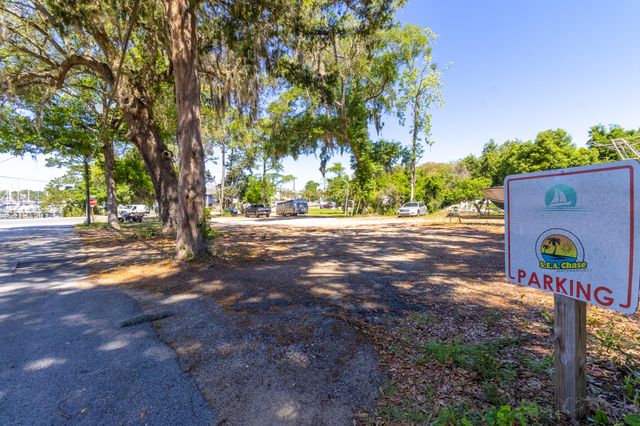 834 Bayshore Drive, Niceville, FL 32578