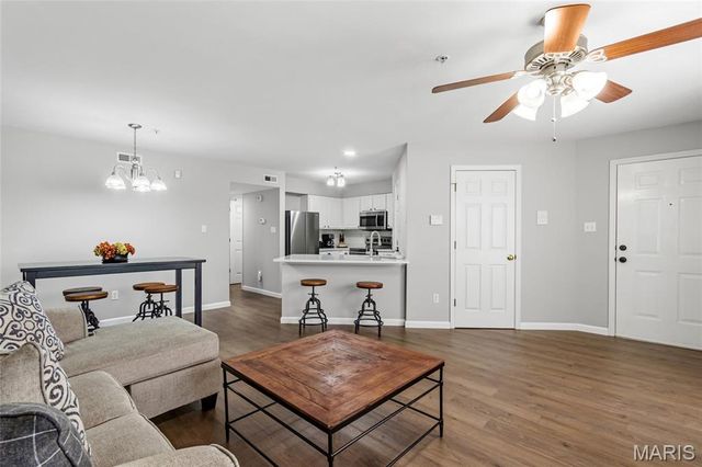 1605 Forest Springs Lane A, Ballwin, MO 63021