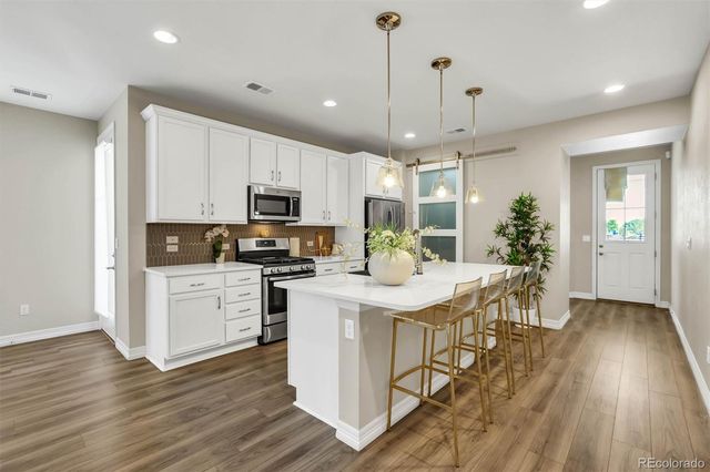 257 S Scottsburg Court, Aurora, CO 80018