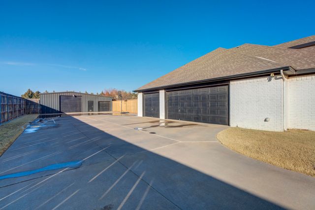 8118 County Rd 7610, Wolfforth, TX 79382