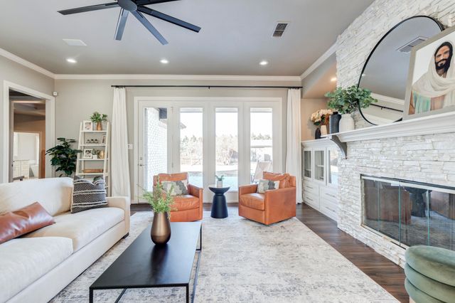 8118 County Rd 7610, Wolfforth, TX 79382