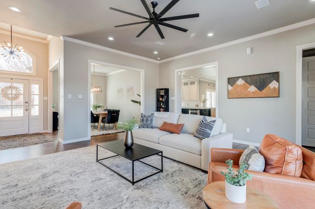 8118 County Rd 7610, Wolfforth, TX 79382