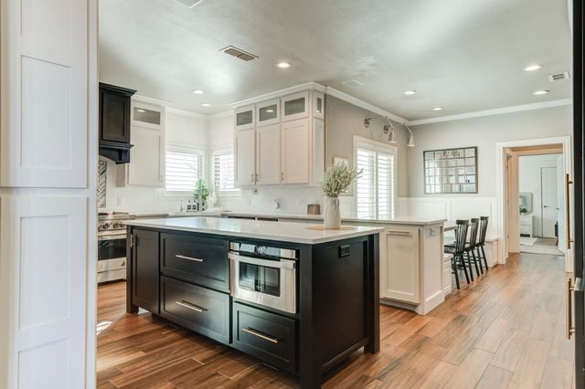 8118 County Rd 7610, Wolfforth, TX 79382