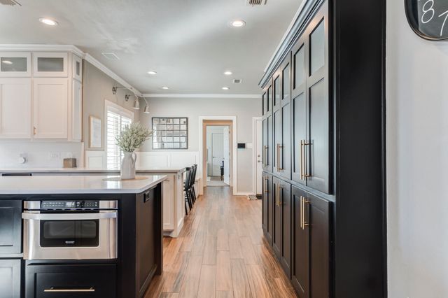 8118 County Rd 7610, Wolfforth, TX 79382