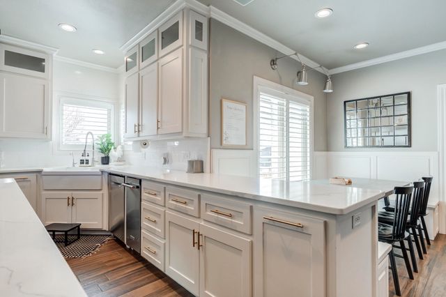 8118 County Rd 7610, Wolfforth, TX 79382