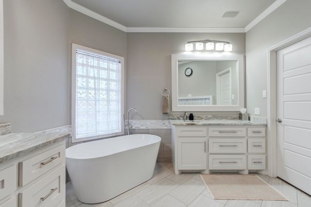 8118 County Rd 7610, Wolfforth, TX 79382