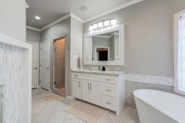 8118 County Rd 7610, Wolfforth, TX 79382