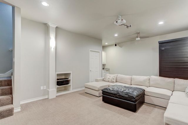 8118 County Rd 7610, Wolfforth, TX 79382