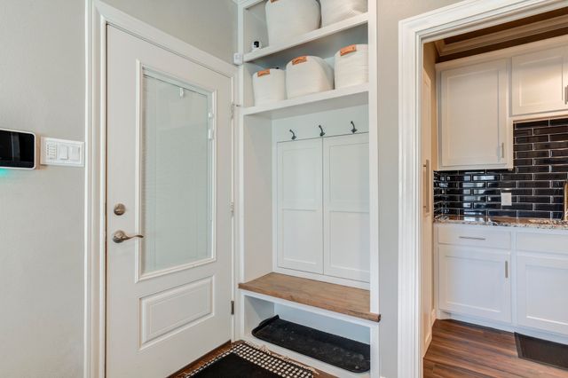 8118 County Rd 7610, Wolfforth, TX 79382