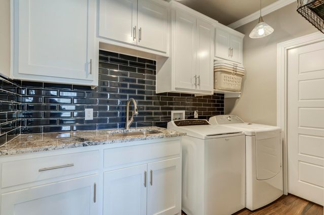 8118 County Rd 7610, Wolfforth, TX 79382