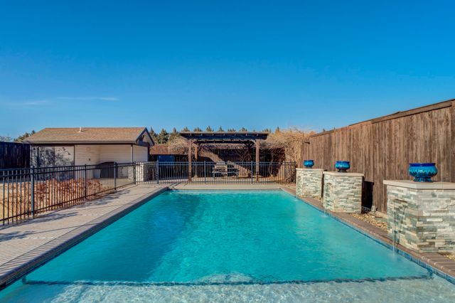 8118 County Rd 7610, Wolfforth, TX 79382