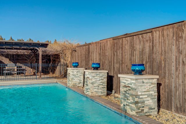 8118 County Rd 7610, Wolfforth, TX 79382