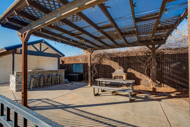 8118 County Rd 7610, Wolfforth, TX 79382