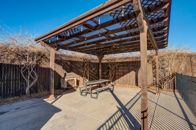 8118 County Rd 7610, Wolfforth, TX 79382