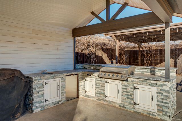 8118 County Rd 7610, Wolfforth, TX 79382