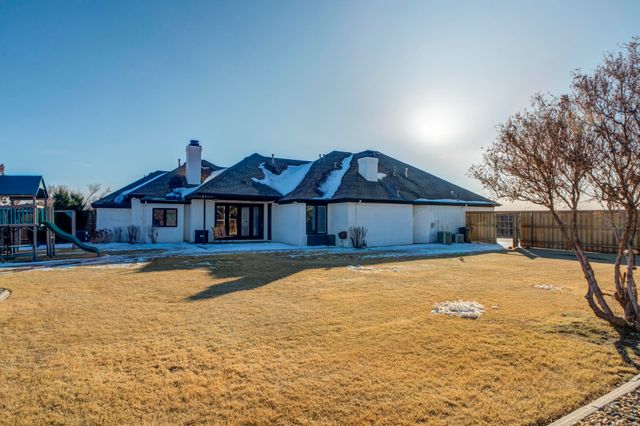 8118 County Rd 7610, Wolfforth, TX 79382