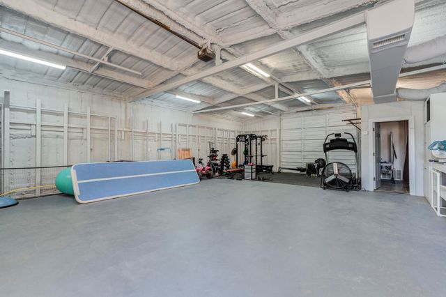 8118 County Rd 7610, Wolfforth, TX 79382