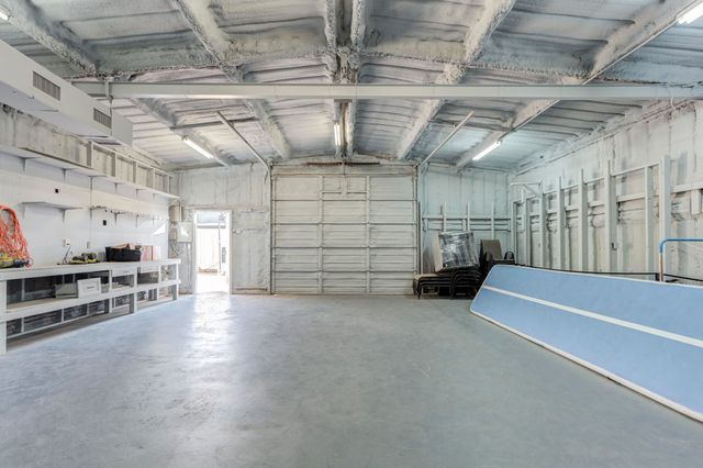 8118 County Rd 7610, Wolfforth, TX 79382