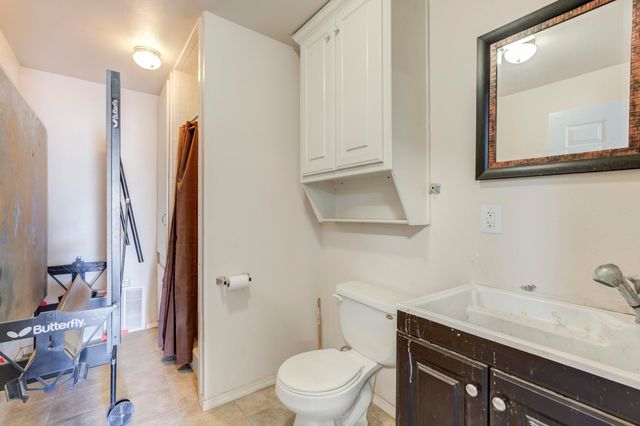 8118 County Rd 7610, Wolfforth, TX 79382