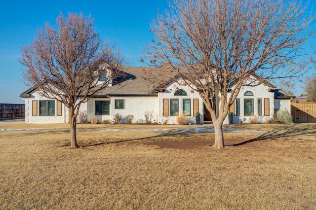 8118 County Rd 7610, Wolfforth, TX 79382