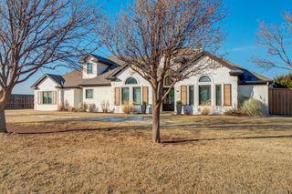 8118 County Rd 7610, Wolfforth, TX 79382