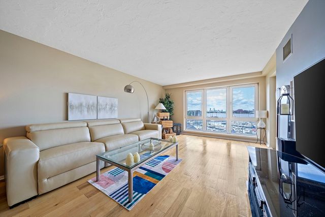 2001 Marina Dr 506W, Quincy, MA 02171