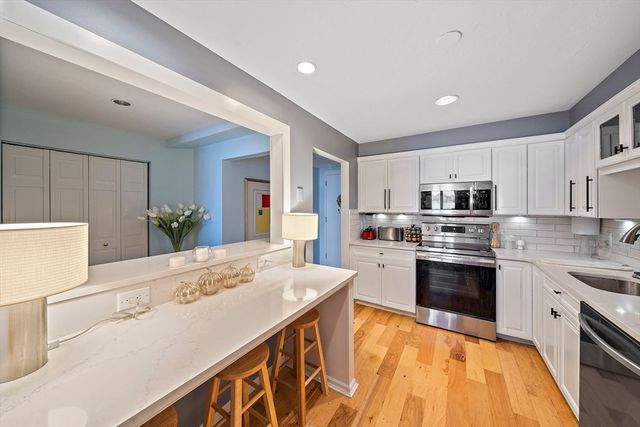 2001 Marina Dr 506W, Quincy, MA 02171