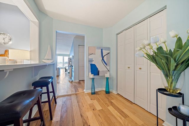 2001 Marina Dr 506W, Quincy, MA 02171