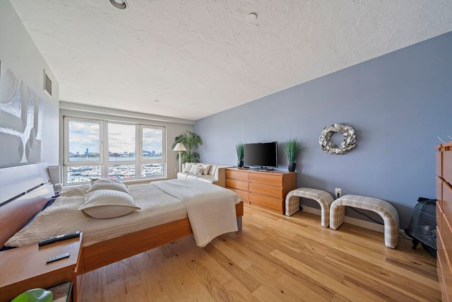 2001 Marina Dr 506W, Quincy, MA 02171