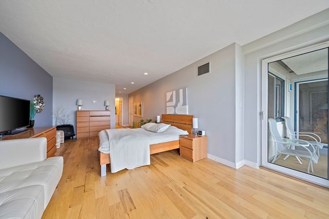 2001 Marina Dr 506W, Quincy, MA 02171