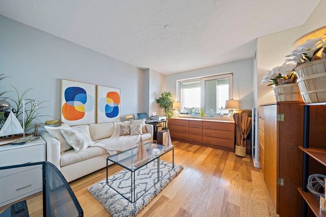 2001 Marina Dr 506W, Quincy, MA 02171
