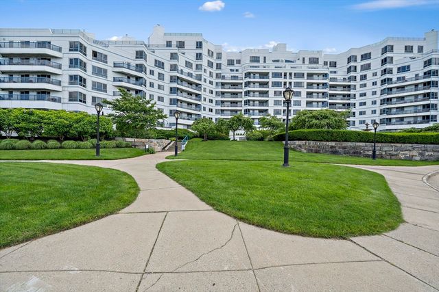 2001 Marina Dr 506W, Quincy, MA 02171