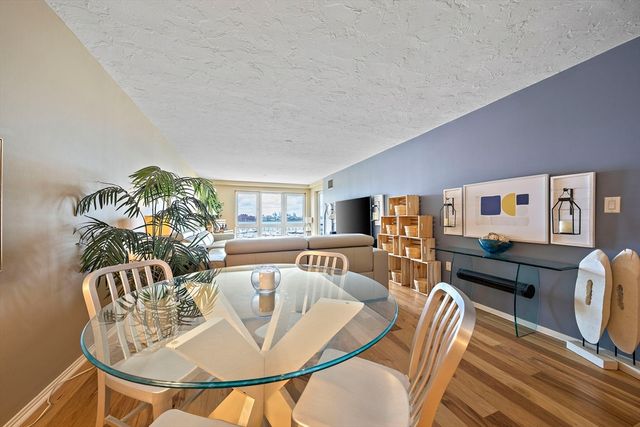 2001 Marina Dr 506W, Quincy, MA 02171