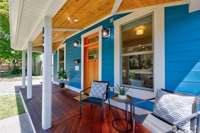 828 Tyler Street, Port Townsend, WA 98368