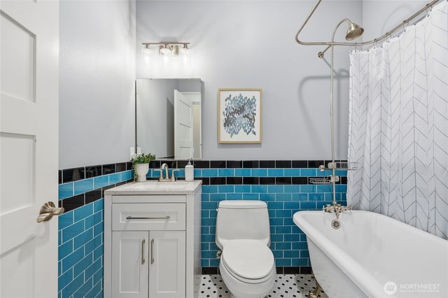 828 Tyler Street, Port Townsend, WA 98368