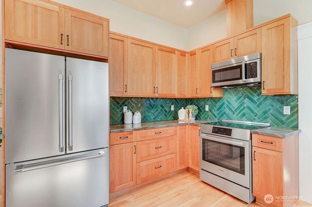 828 Tyler Street, Port Townsend, WA 98368
