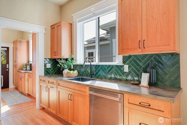 828 Tyler Street, Port Townsend, WA 98368