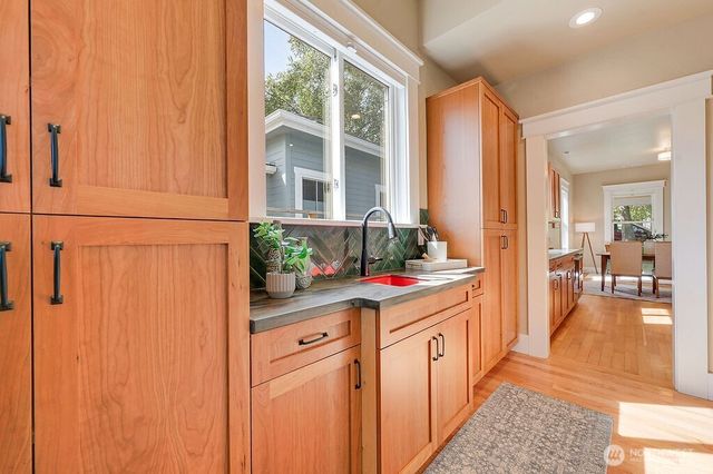 828 Tyler Street, Port Townsend, WA 98368